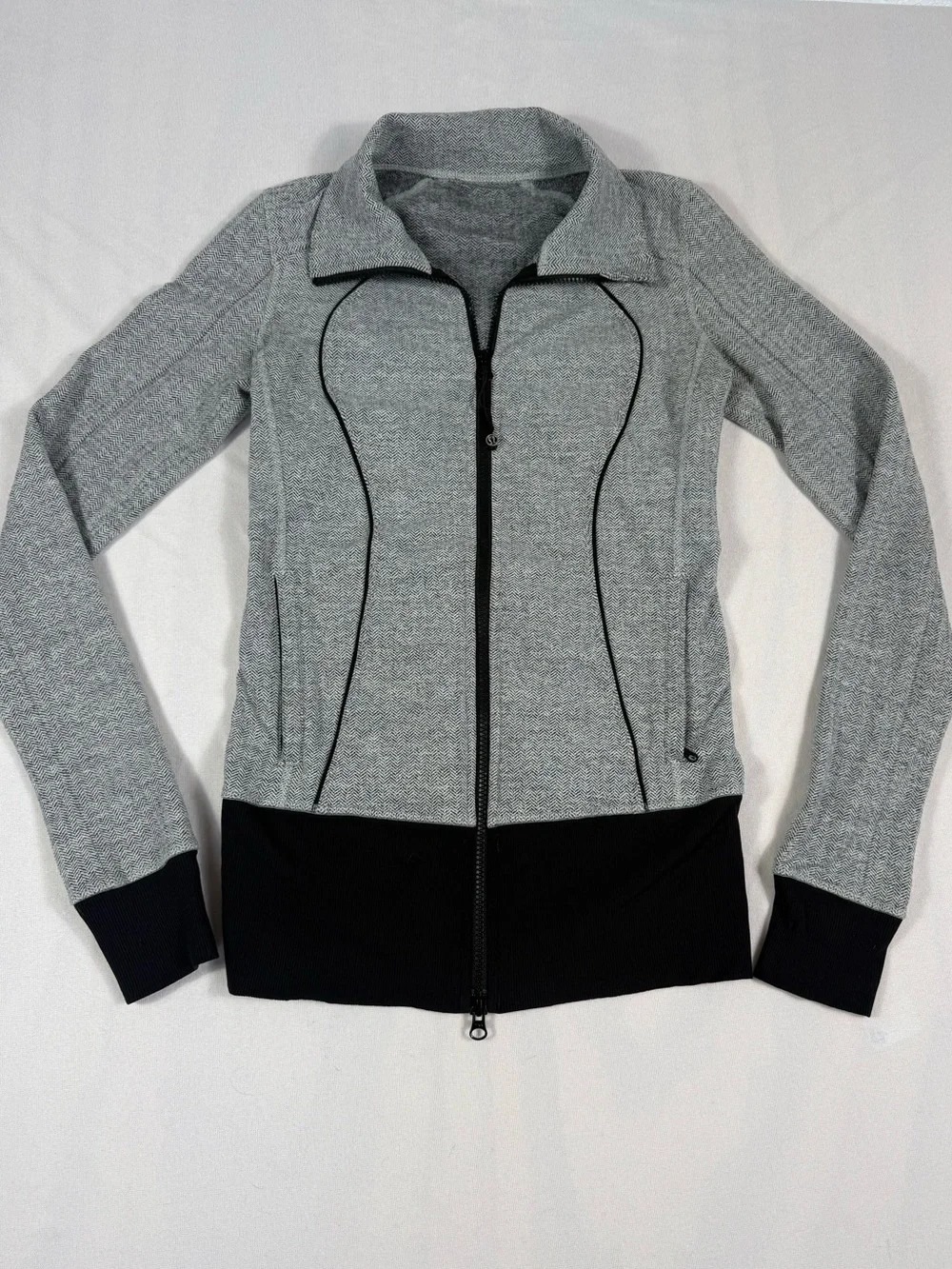 lululemon athletica Gray and Black Herringbone Asana Jacket READ sizing